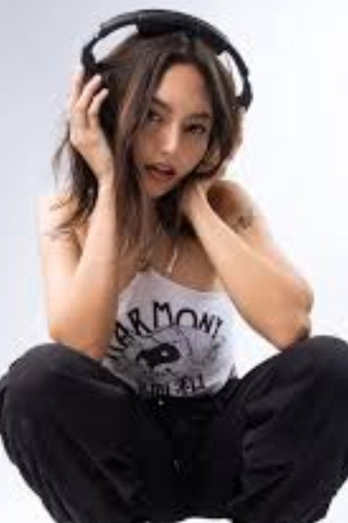 Skye Redden as Ribbit (voice)