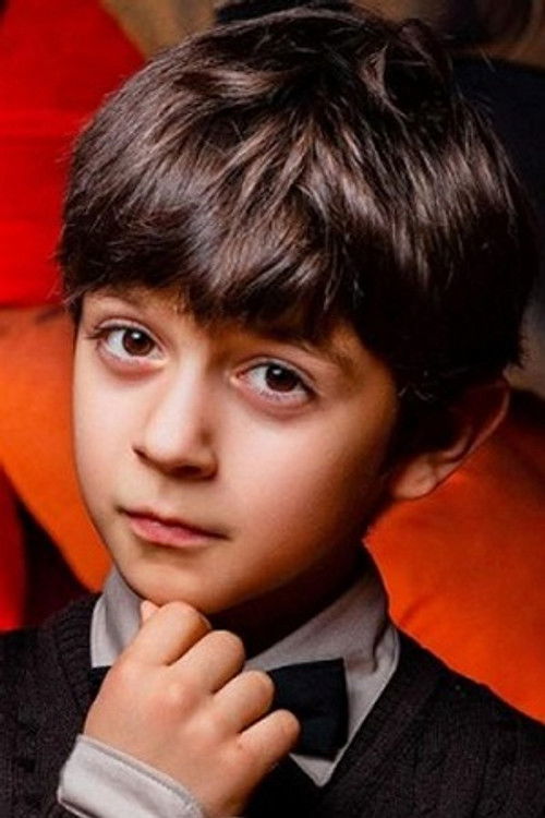 Lev Pichakhchi as Maksym