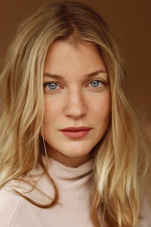 Mona Walravens as Margot