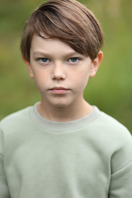 Philipp Sokolov as Hunter's Son