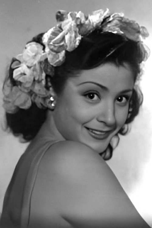 Virginia Serret as Justina