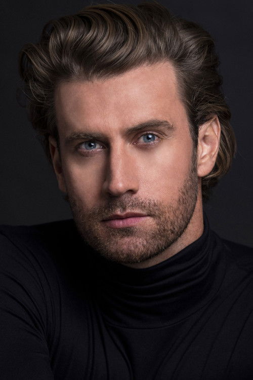 Mathieu Szymkowiak as Leon