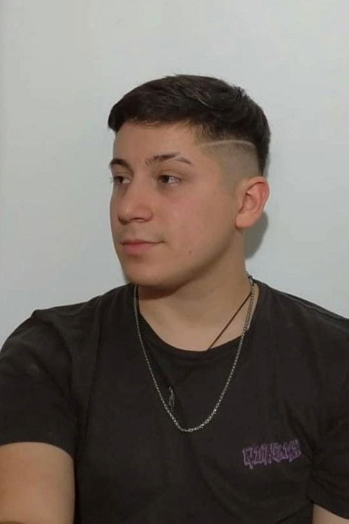 Nehuen Capretti as Esteban