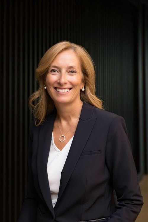 Anna Schlegel as Ms. Kimpton