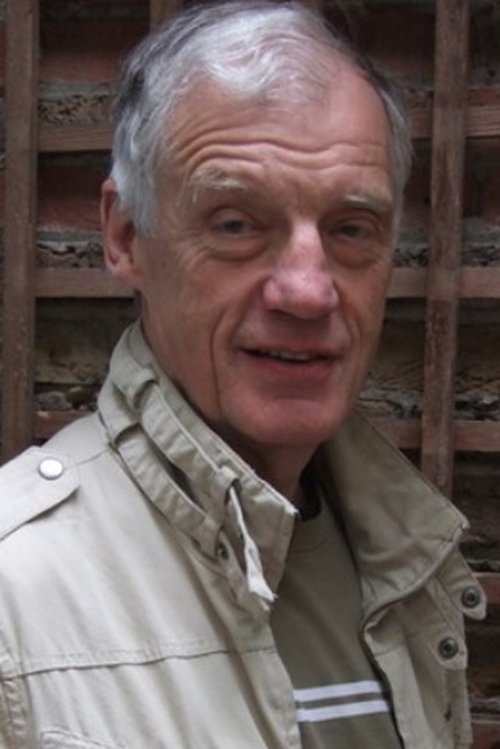 Richard Franklin as Captain Mike Yates