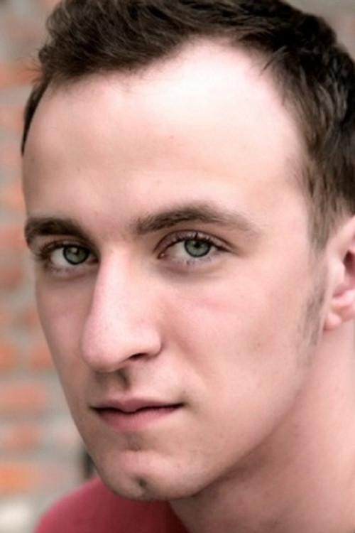 Anton Anurov as Viktor Savushkin