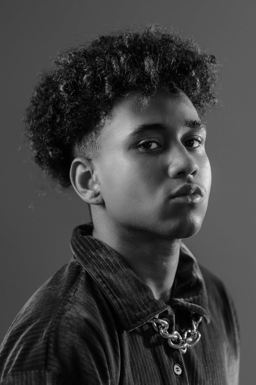 Tiago Daniel as Hugo/Orelha