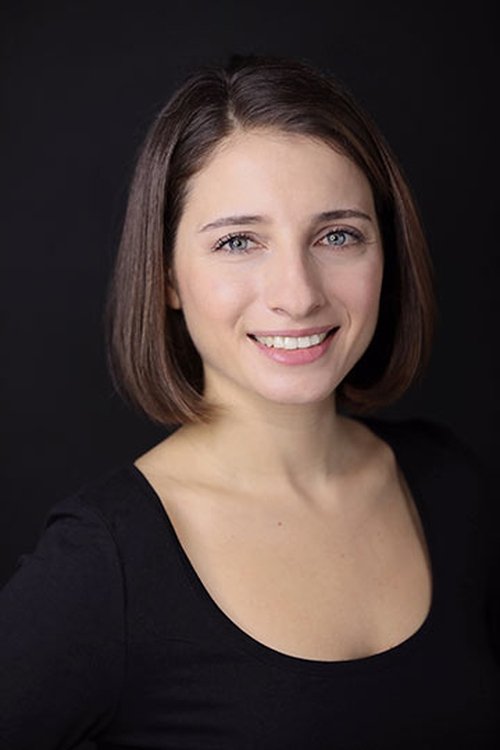 Gizem Güçlü as Ahu