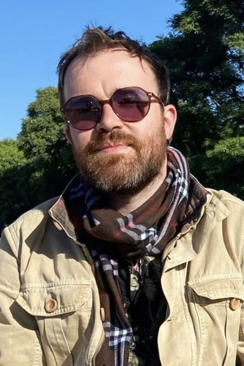 Leonardo Bora as Self