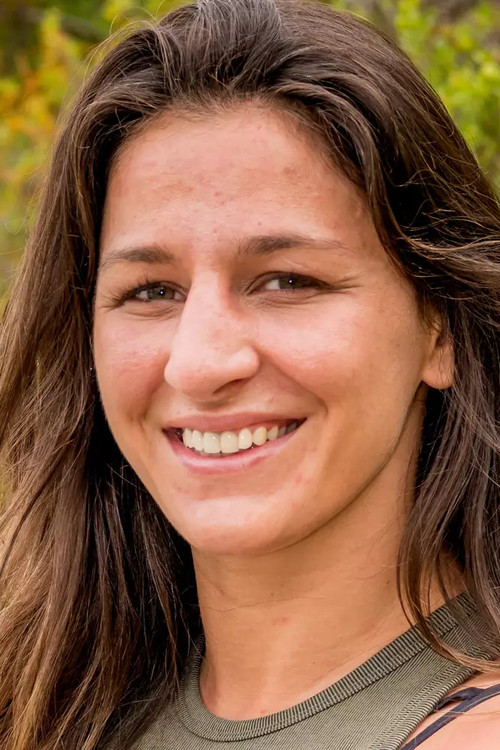 Lucie Bertaud as Commentatrice