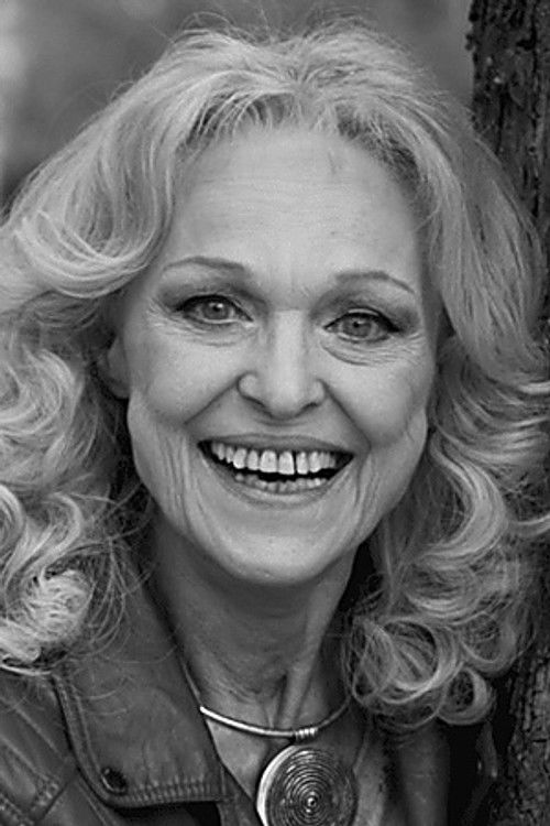 Sidsel Ryen as Sersjant-Petra