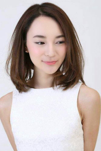 Sula Wenya as Liu Chen's concubine