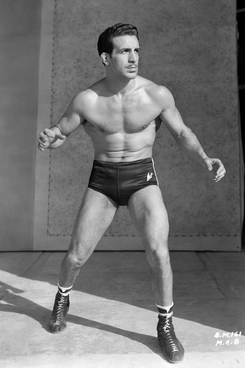 Fernando Osés as Henchman