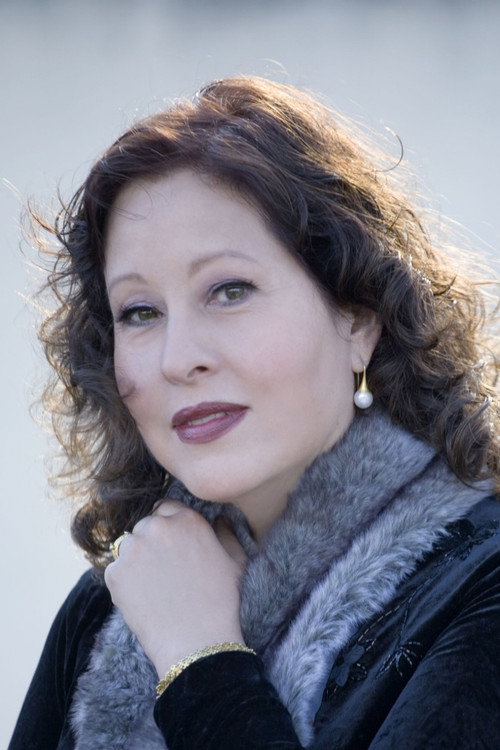 Carmenza Gómez as Remedios Duarte