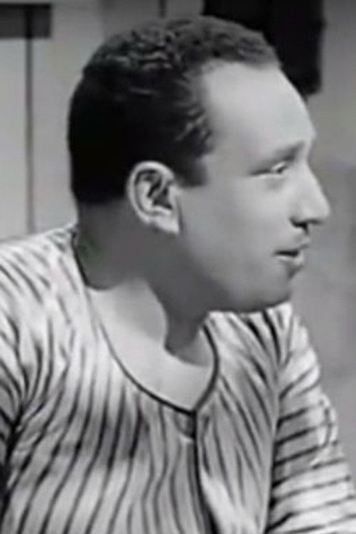 Hassan Bayoumi as مدير اللوكاندة