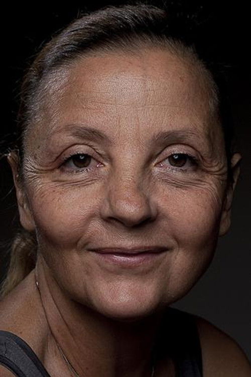 Rodica Negrea as Mama Ioanei