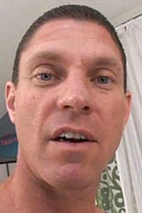 Dillon Day as Queen's Guard