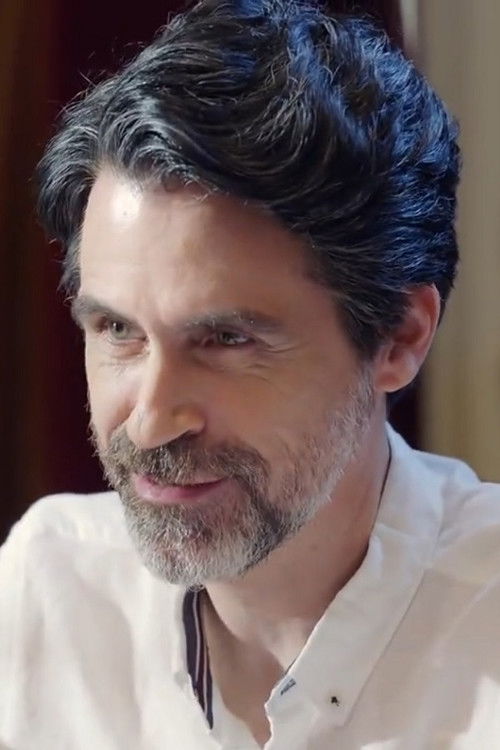 Patrick Alleyn as James Kallas