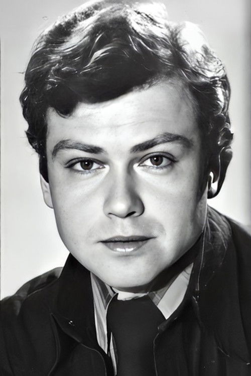 Aleksandr Voevodin as Виктор Легостаев, техник