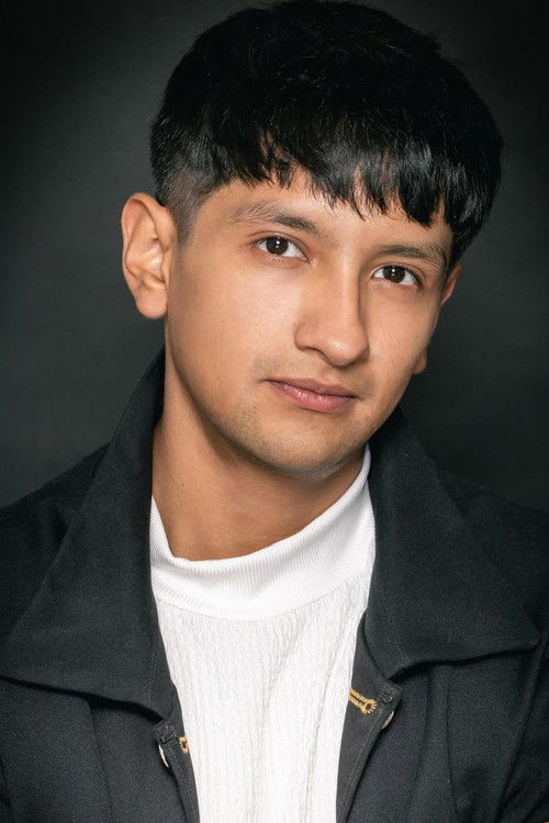 Erick Cañete as Luis