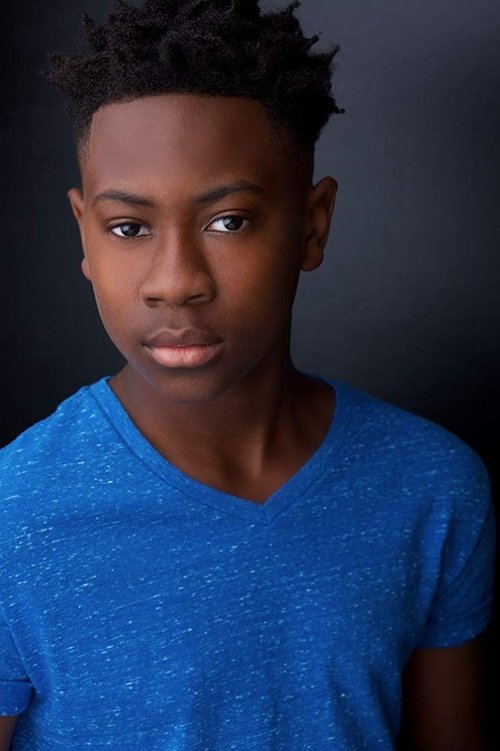 Cheikh M'Baye as Friend around the fire