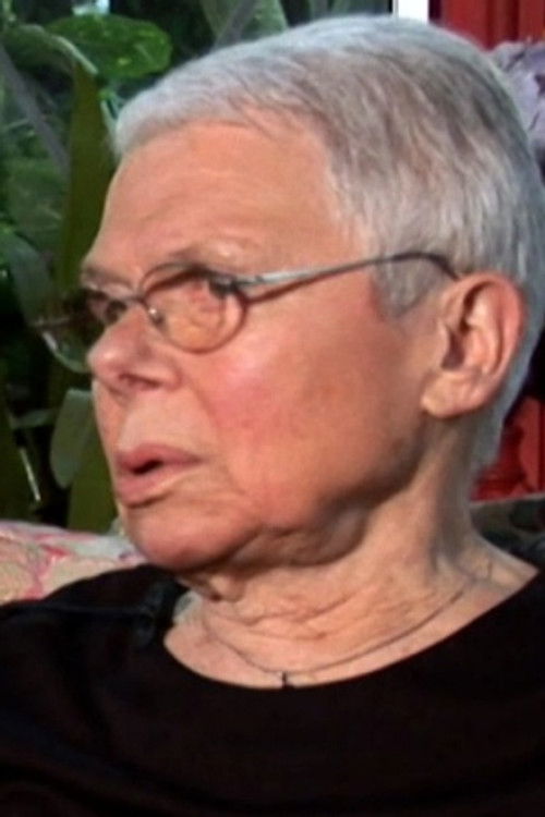 Denise Morlot as Self (scripte de Julien Duvivier)