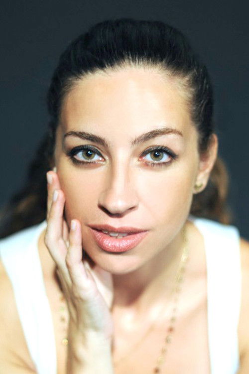 Synthia Batsi as Τιτίκα