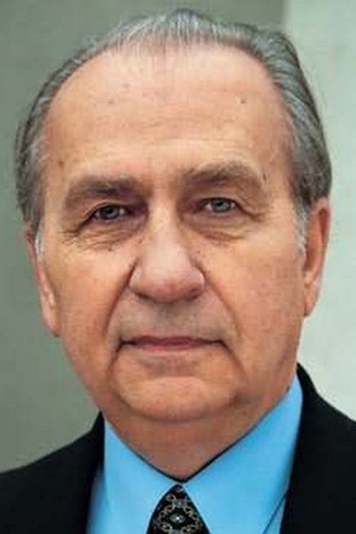 Tadeusz Hanusek as Oficer na odprawie po zdymisjonowaniu Sikorskiego