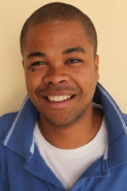 Ephraim Gordon as Warren