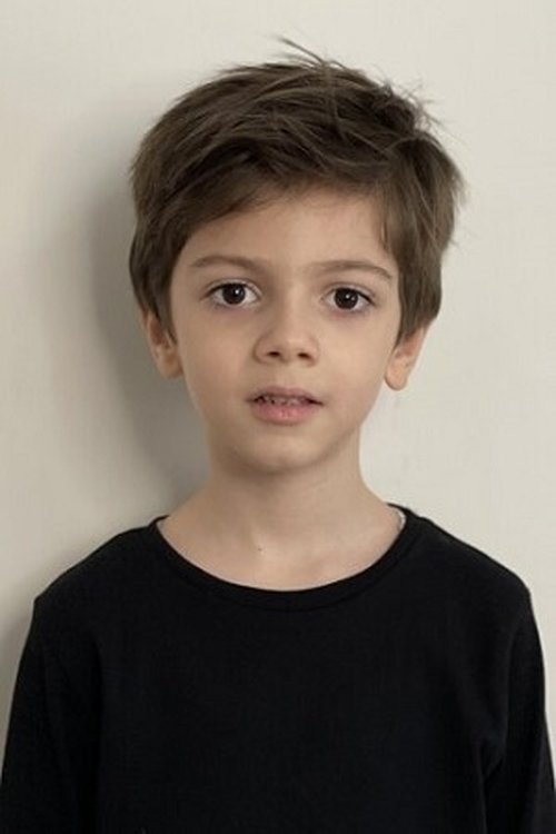 Ömer Toprak Yılmaz as Sinan Rona