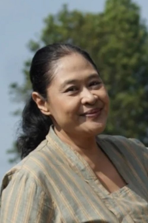 Ivonne Dahler as Soemardi's Wife