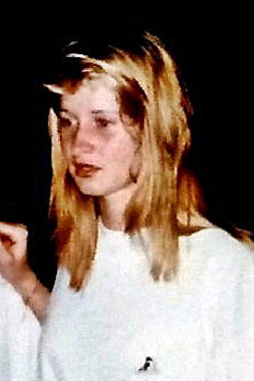 Nadi Palombit as Assassina