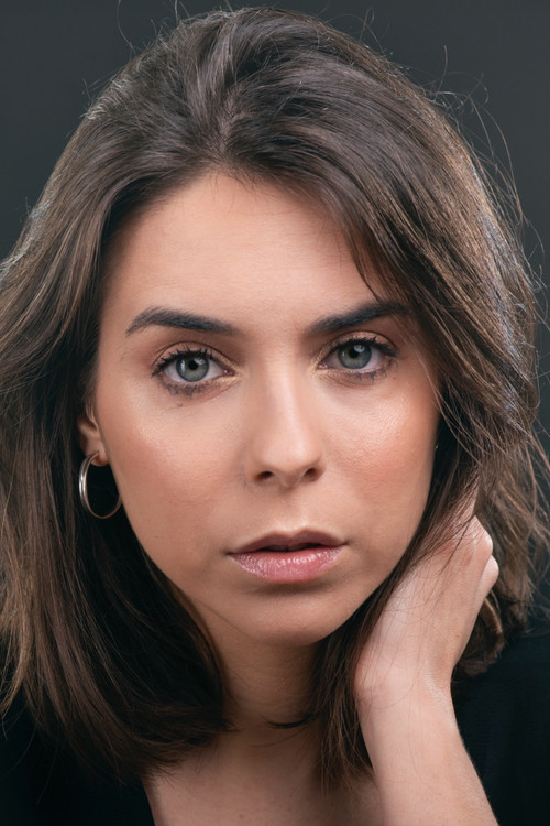 Rita Lagarto as Isabel (Jovem)