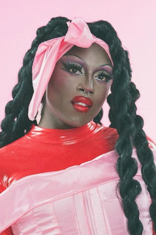 Amyl as Margo Throbby