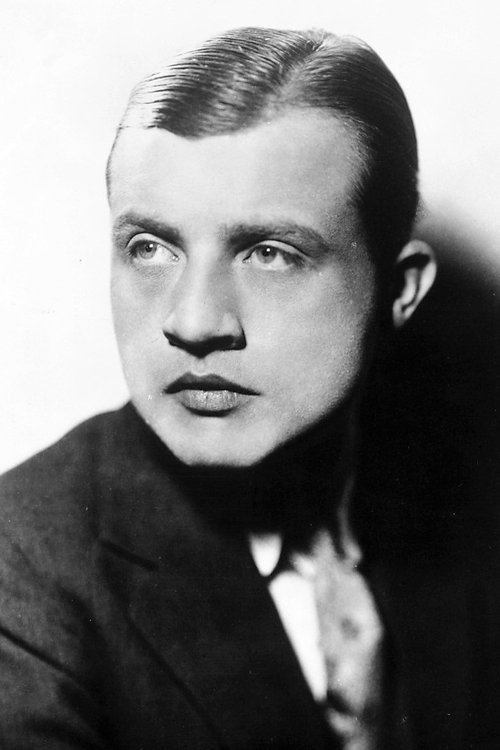 Dwight Frye as Sidney Z. Wheeler