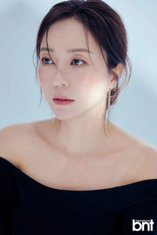 Jo Mi-ryung as Chi Soo-A's Mother