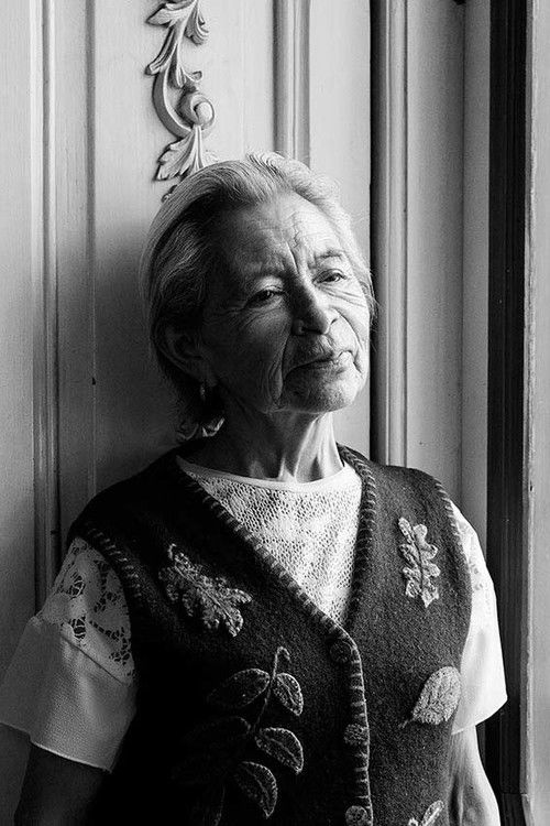 Liboria Rodríguez as Leodegaria 'Leo' Victoria