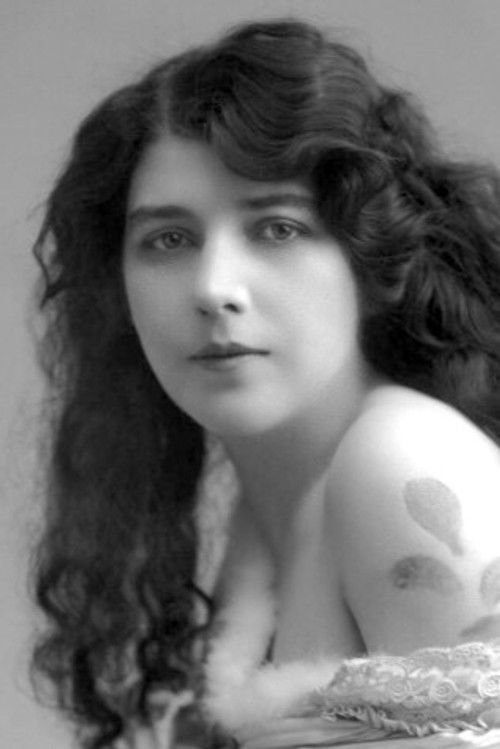 Ethel Warwick as Georgina Yapp