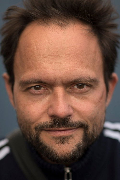 Peter Sloth Madsen as Interviewer