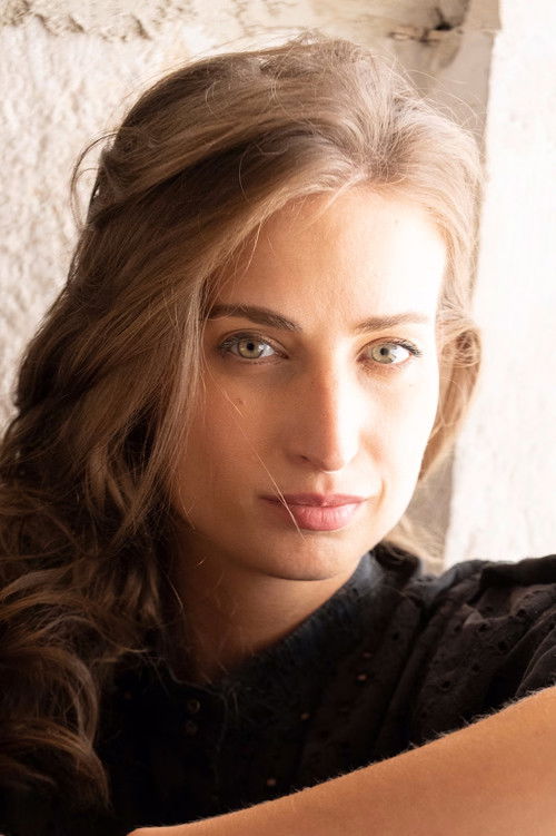 Rébecca Balestra as Vicky