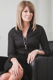 Carrie Houk as Receptionist