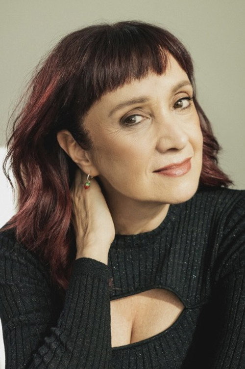 Violette Chauveau as Femme au chignon