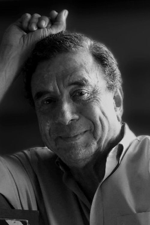 Óscar Castillo as Offizier