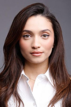 Sairi Salma as Hagar