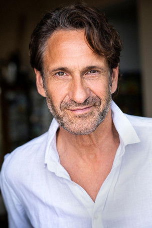 Falk-Willy Wild as Jürgen Dcholler