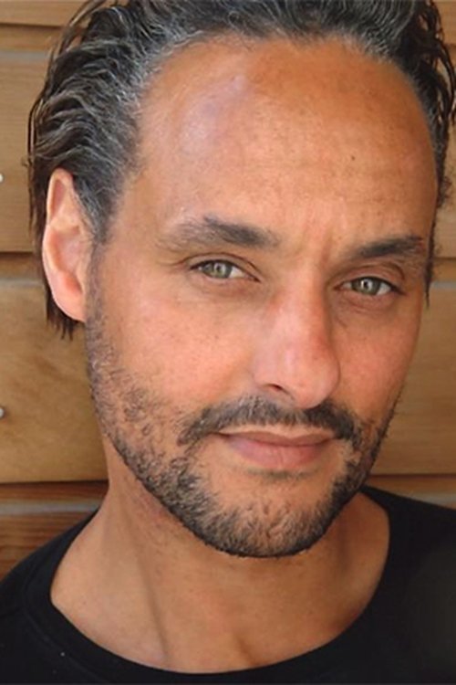 Thomas Raft as Frank