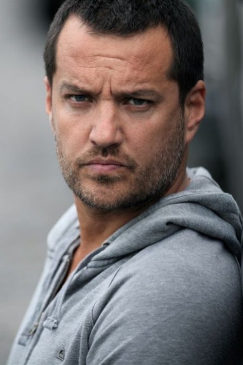 Samuel Torres Bianconi as Le loueur de jet-ski