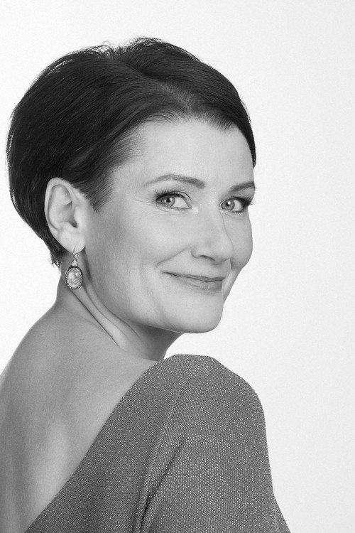 Janne Ševtšenko as Inessa Armand