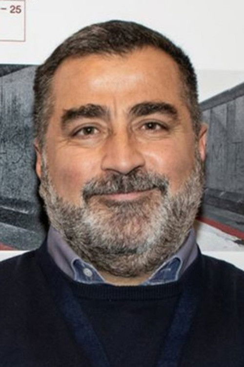 Bujar Alimani as Τζίμης