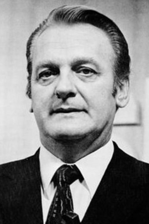 Eduard Bindas as Sailor (voice)